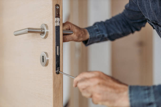 Why Hiring a Licensed Locksmith in Montreal Is a Smart Move